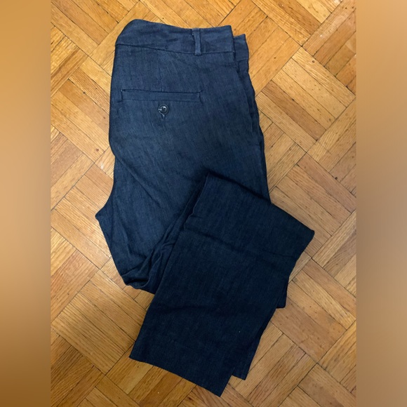 Banana Republic Hampton fit dress pants size 2. Denim look - Picture 2 of 3